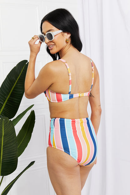 Marina West Swim Neem 'n Duik Draai High-Rise Bikini in Stripe