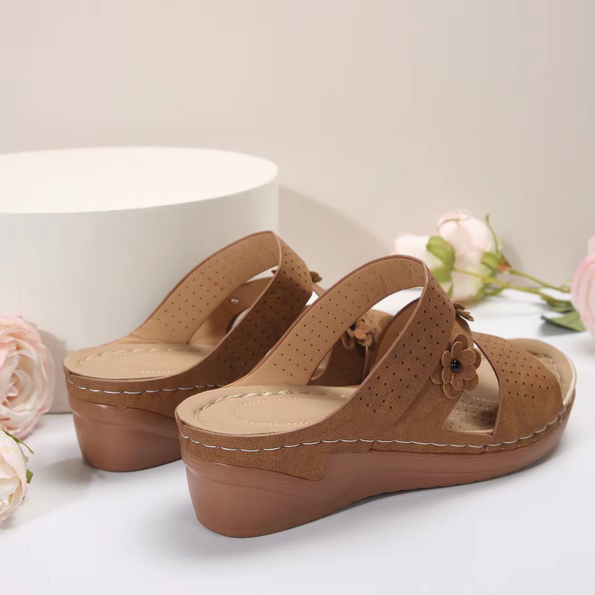 Flower PU Leer Wedge Sandale