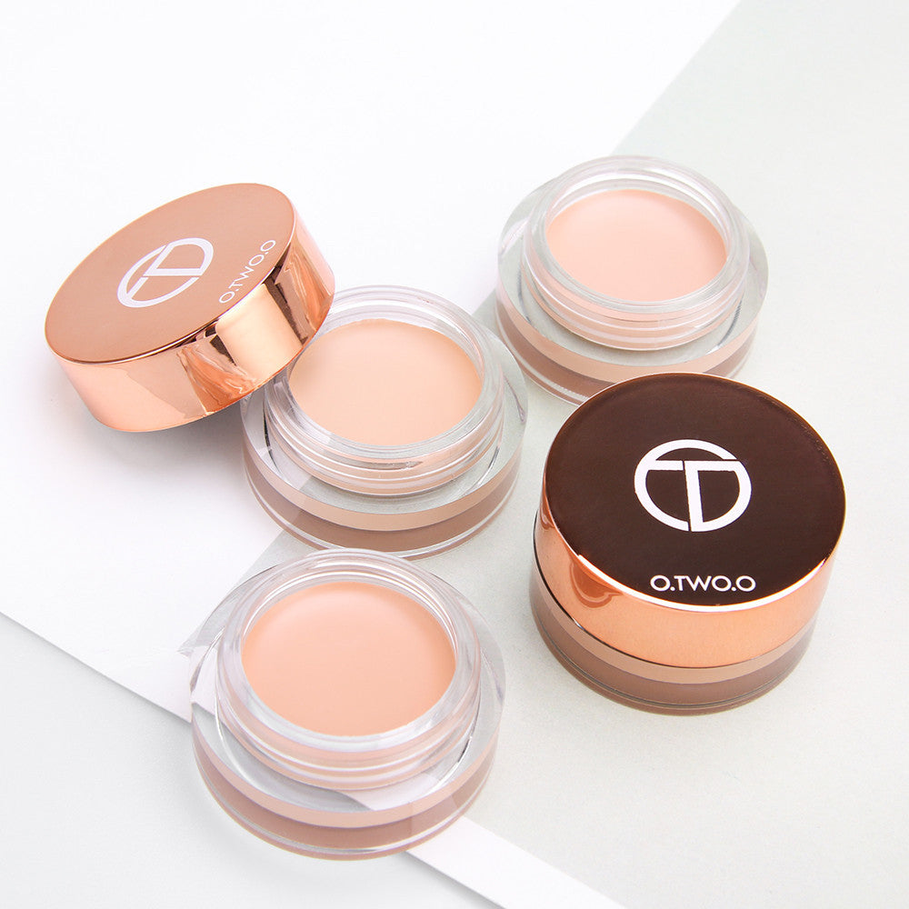 Brightening, waterproof and anti-blur concealer