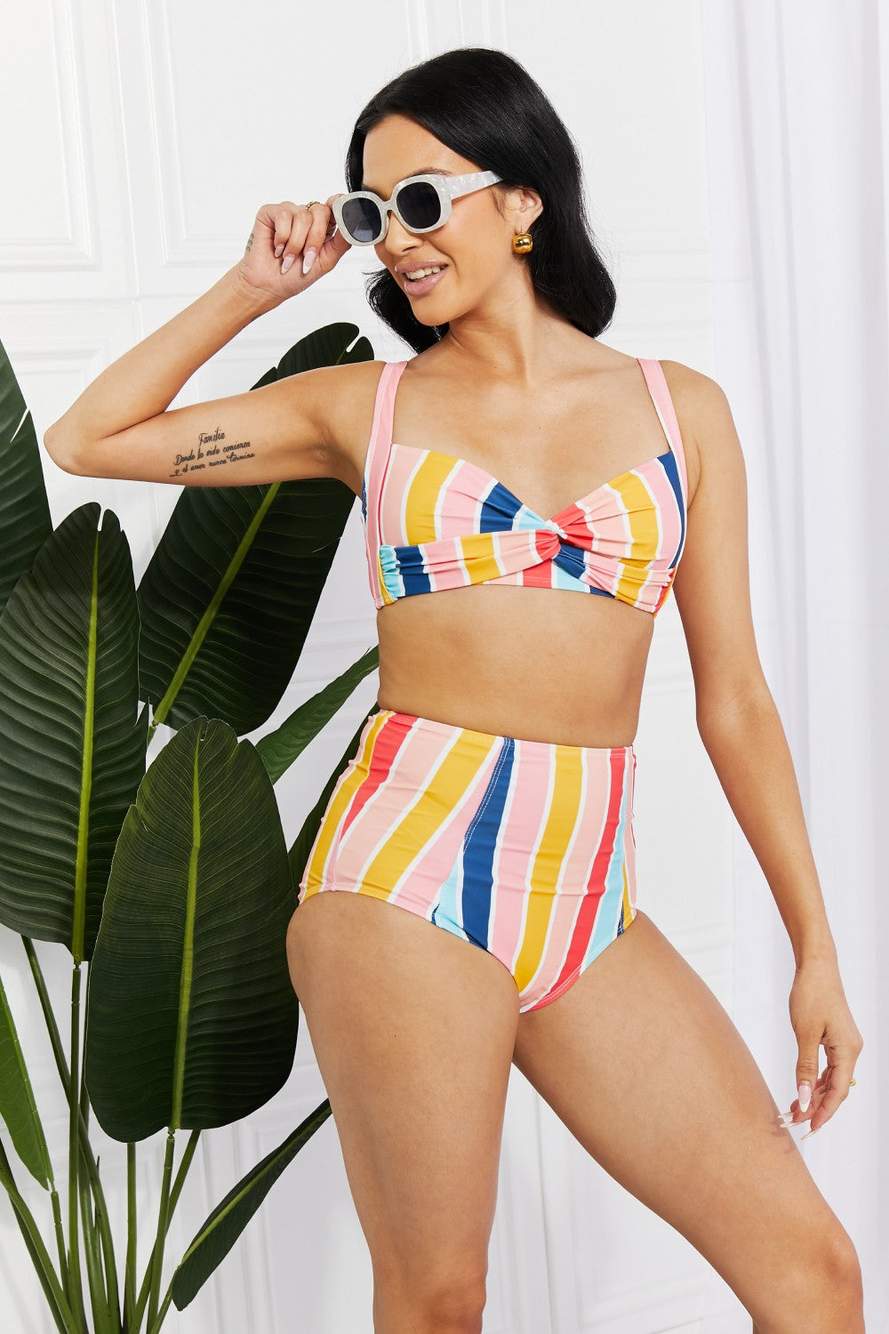 Marina West Swim Neem 'n Duik Draai High-Rise Bikini in Stripe