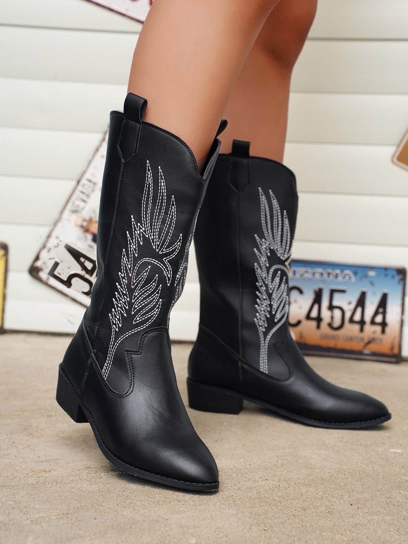 Embroidered Point Toe Block Heel Boots